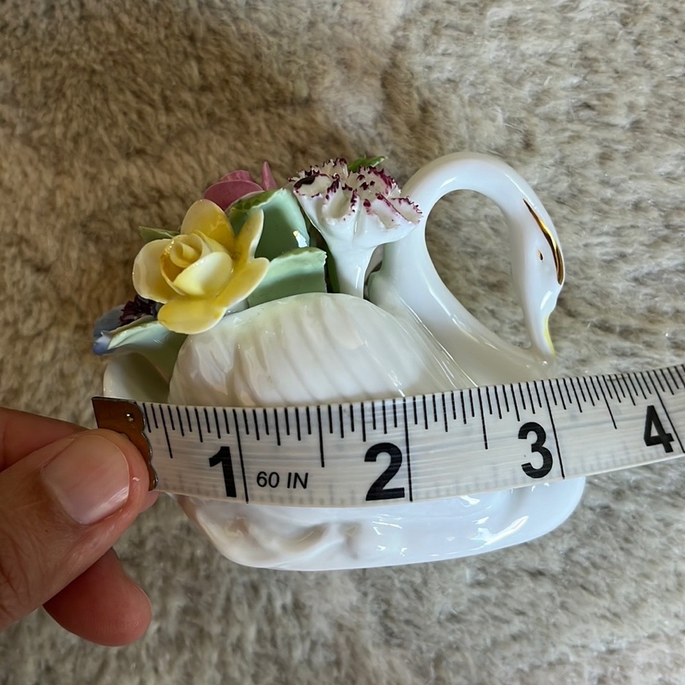 Royal Doulton Swan - Picture 10 of 11